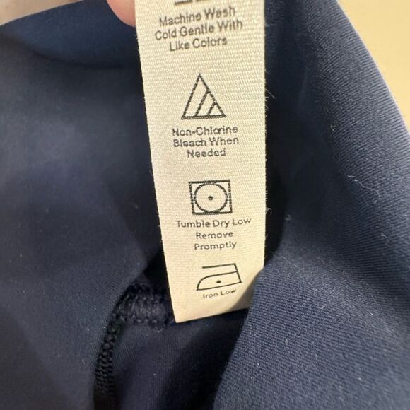 Glow mode leggings navy size  small - Picture 5 of 6